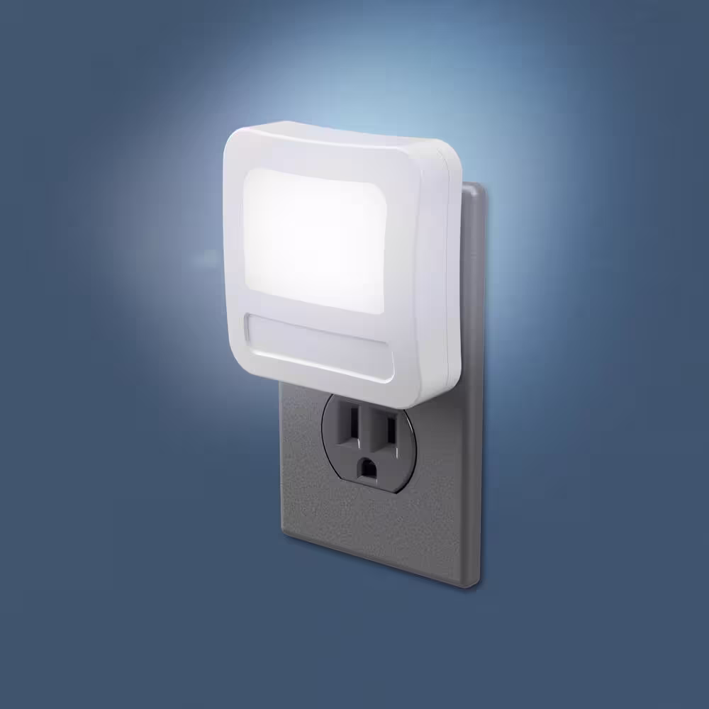 Westek 150 Lumens Motion Activated Dusk to Dawn LED Night Light