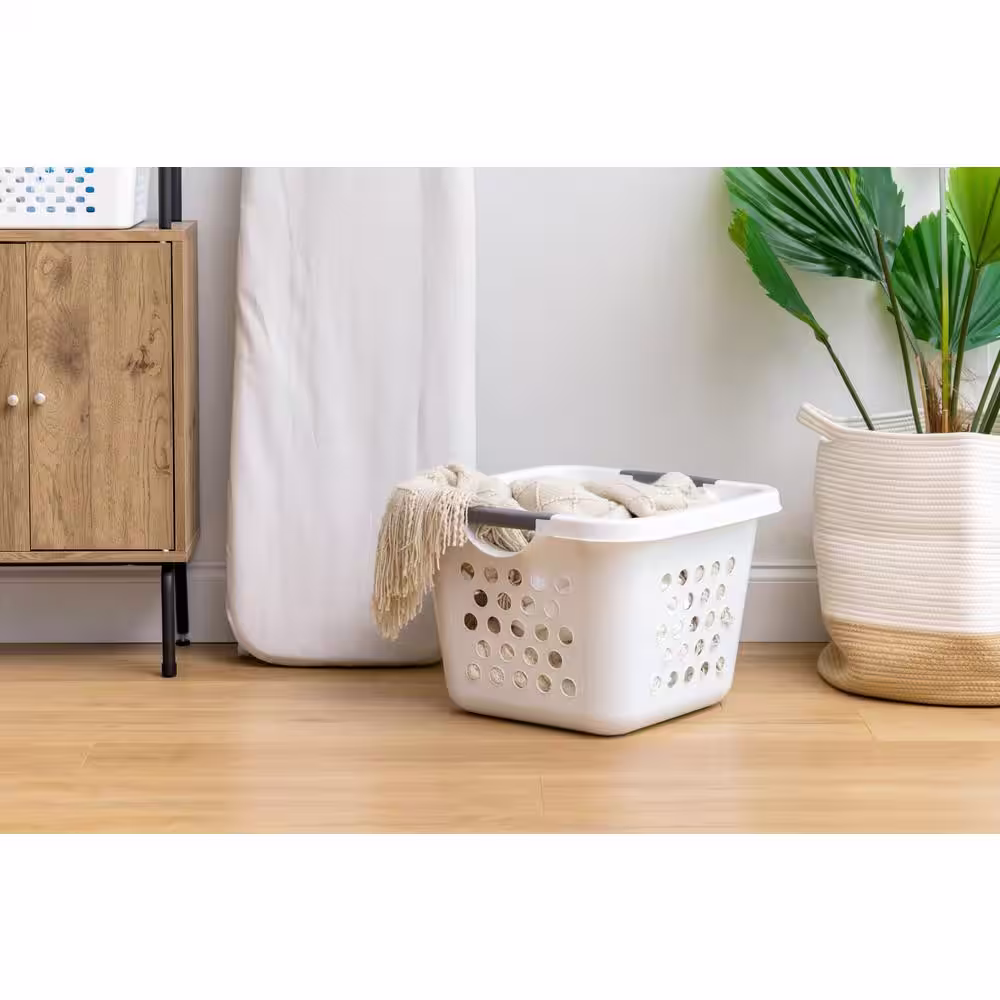 IRIS 30 L Compact Laundry Basket and Hamper Plastic Storage Basket or Organizer with Easy Lift Handles (3-Pack)