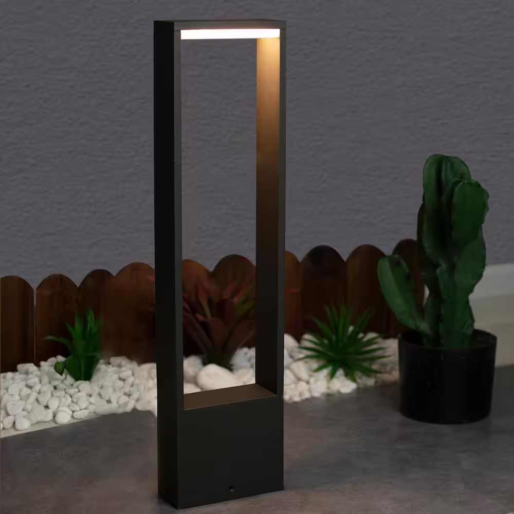 None Outdoor 500 Lumens Low-Voltage Dark Gray Integrated LED Path Bollard Light Weather Resistant Waterproof Anti-Rust Sturdy